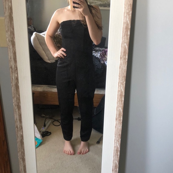 Black women’s strapless pants suit. Size 4 - Picture 1 of 3